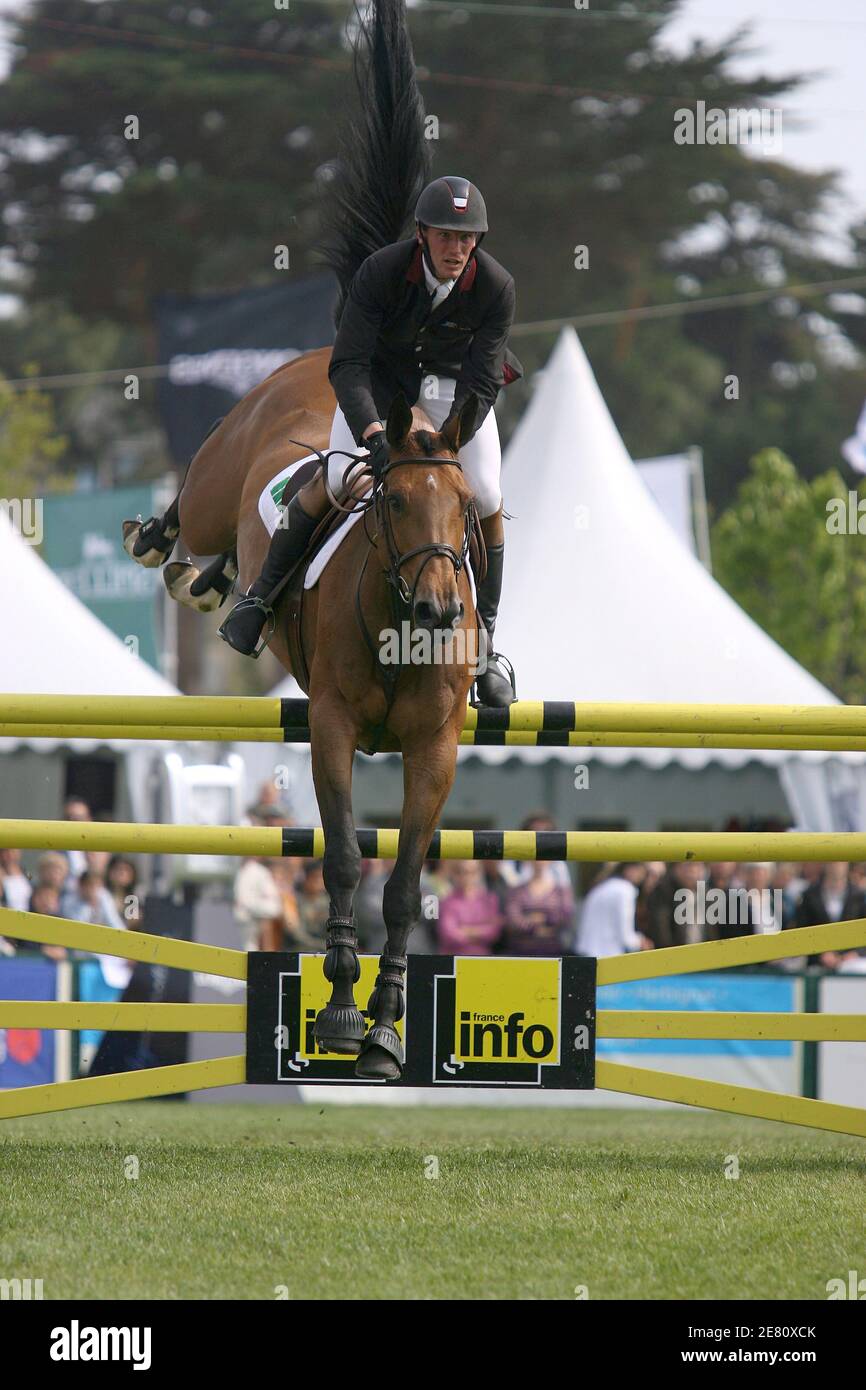 Ismene du Thot ridden France's Staut Kevin during the International jumping in La Baule, France on May 11, 2007. Photo by Gael Gotonnec/Cameleon/ABACAPRESS.COM Stock Photo