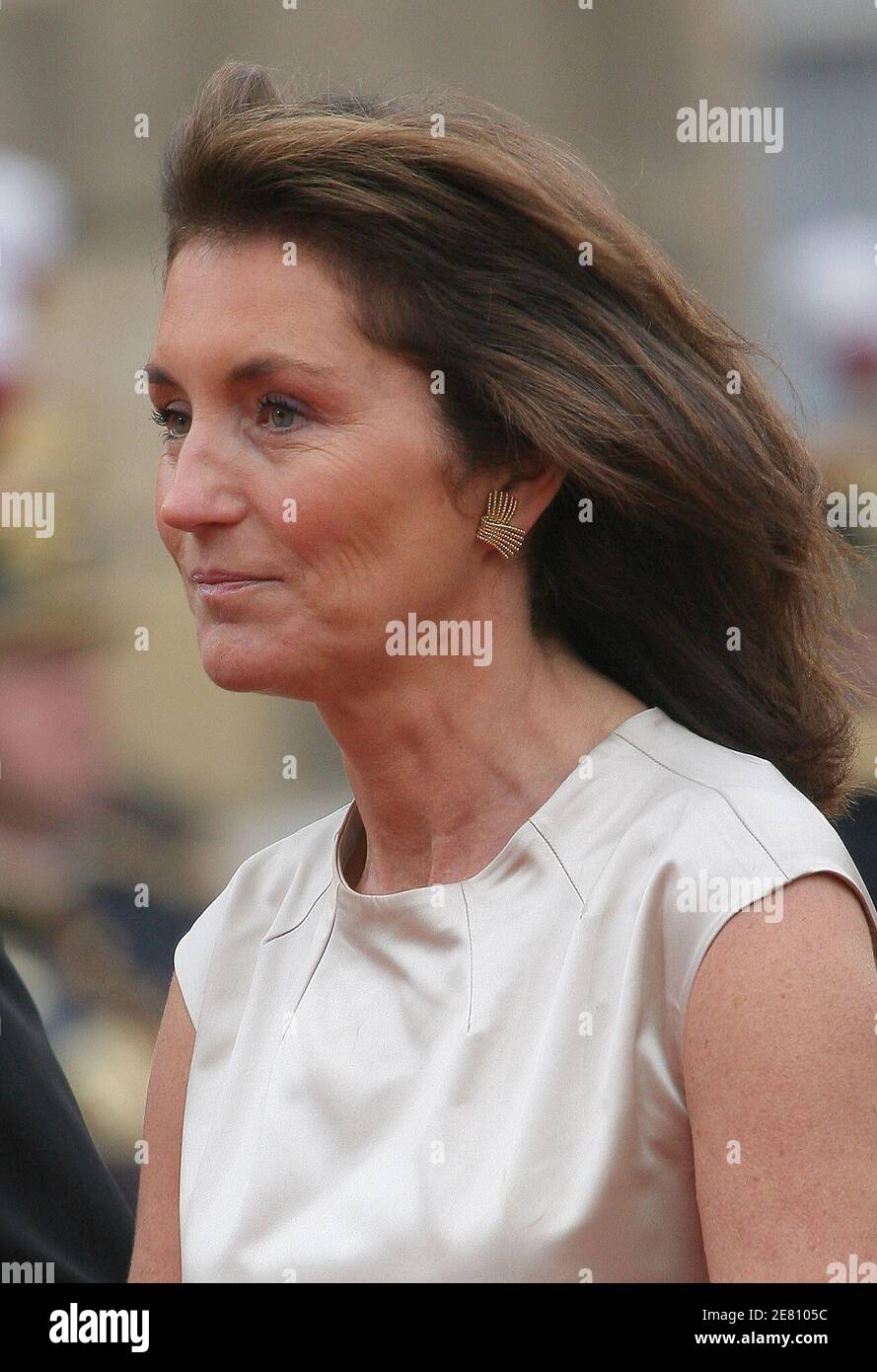 Cecilia Sarkozy leaves the hand-over ceremony for President elect Nicolas  Sarkozy, held at the Elysee Palace in Paris, France on May 16, 2007. Photo  by Mehdi Taamallah/ABACAPRESS.COM Stock Photo - Alamy