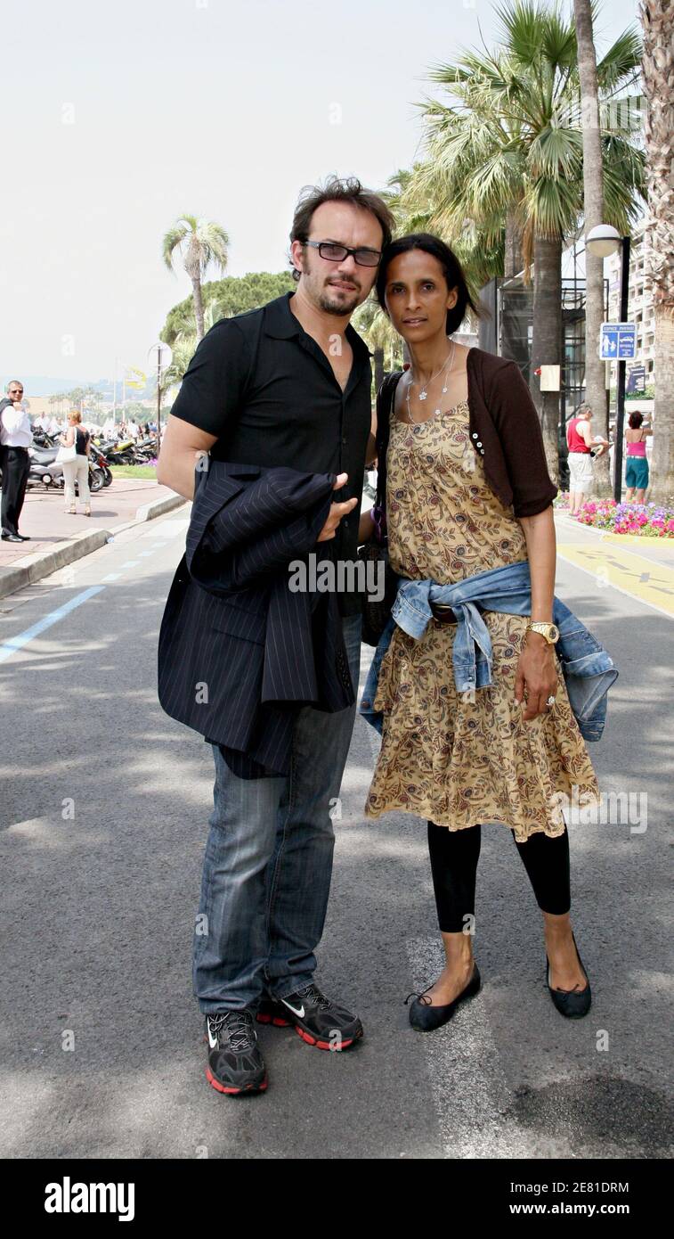 EXCLUSIVE - Swiss actor Vincent Perez and his wife Karine Sylla stroll on the Croisette during 60th International Film Festival in Cannes, France on May 22, 2007. Photo by Denis Guignebourg/ABACAPRESS.COM Stock Photo