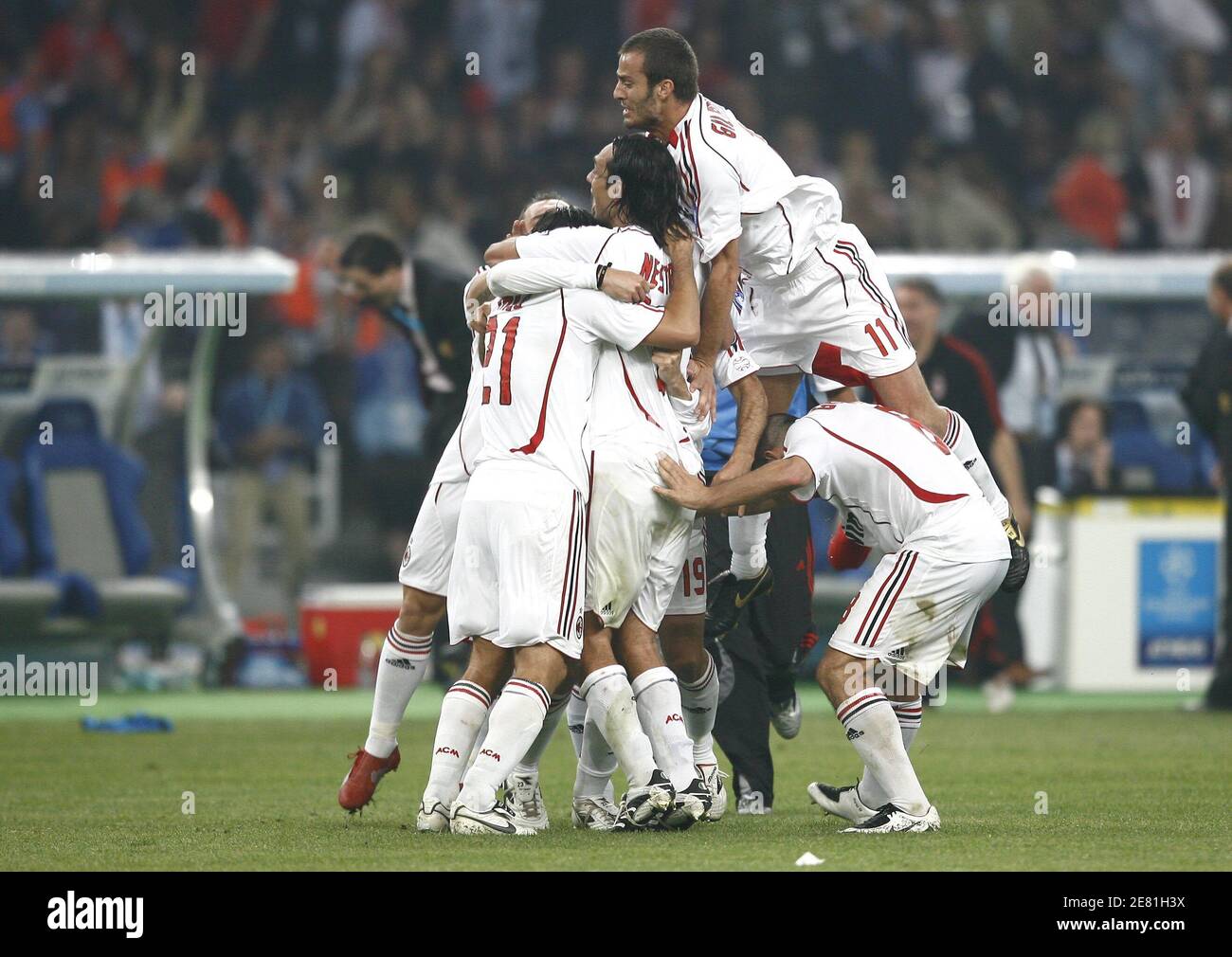 AC Milan'splayers celebrate the victory at the final wisthel during the UEFA Champions League Final, AC Milan v Liverpool at Olympic Stadium, in Athens, Greece, on May 23, 2007. AC Milan won 2-1. Photo by Christian Liewig/ABACAPRESS.COM Stock Photo