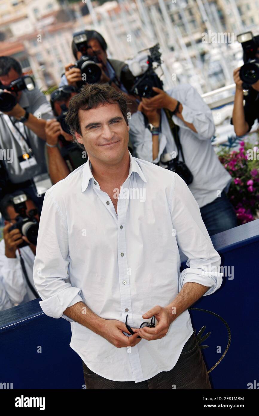US actor Joaquin Phoenix attends the photocall to promote the film 'We Own The Night' at the Palais des Festivals during the 60th International Cannes Film Festival on May 25, 2007 in Cannes, France. Photo by Hahn-Nebinger-Orban/ABACAPRESS.COM Stock Photo