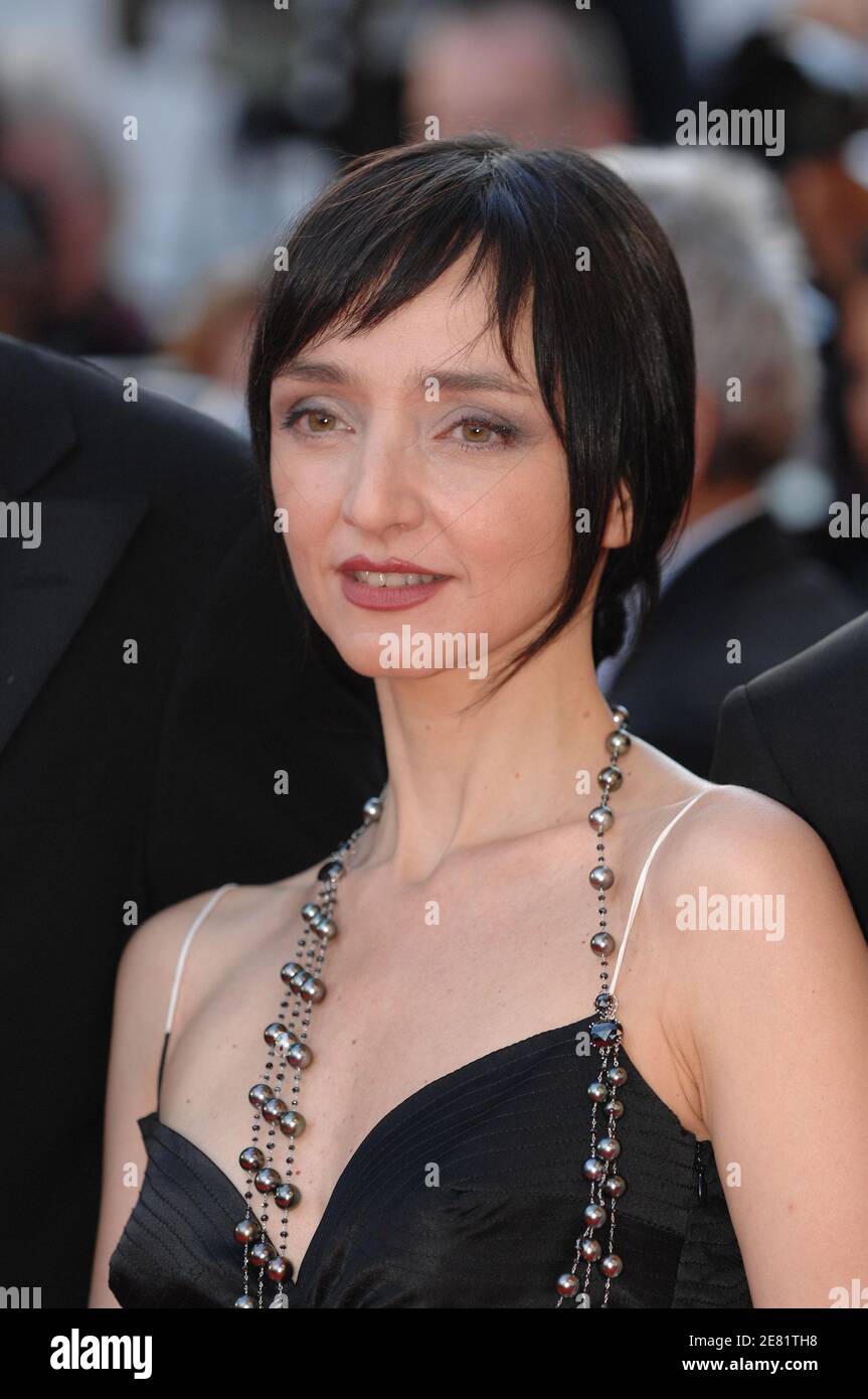 Actress And Jury Member Maria De Medeiros Arrives For The 60th Cannes Actress And Jury Member Maria De Medeiros Arrives For The 60th Cannes Film Festival Closing Ceremony And Canadian Director Denys Arcands Film Lage Des Tenebres The Age Of Ignorance Gala Screening At The Palais Des Festivals In Cannes Southern France On May 27 2007 Photo By Hahn Nebinger 2E81TH8 