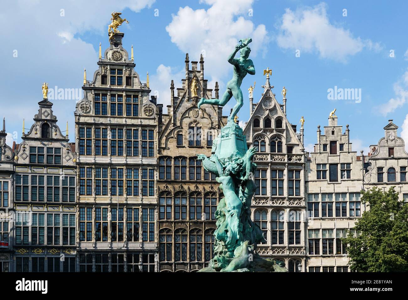 Brabo fountain and historic Guildhalls in the Grote Markt square in Antwerp, Flanders, Belgium Stock Photo
