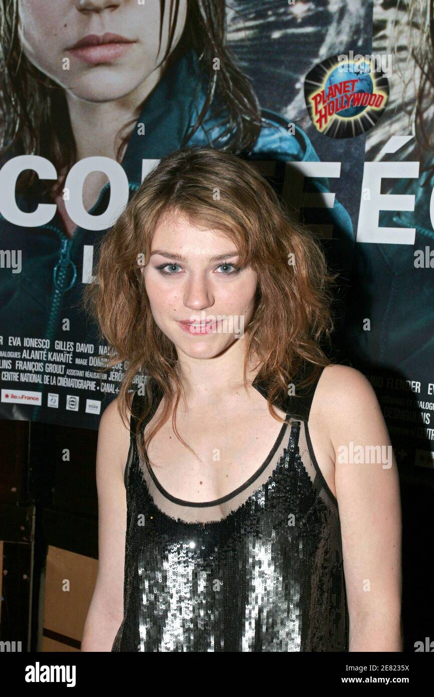 French actress Emilie Dequenne attends 'Ecoute le temps' premiere held at the Planete Hollywood Restaurant in Paris, France on June 1st, 2007. Photo by Benoit Pinguet/ABACAPRESS.COM Stock Photo