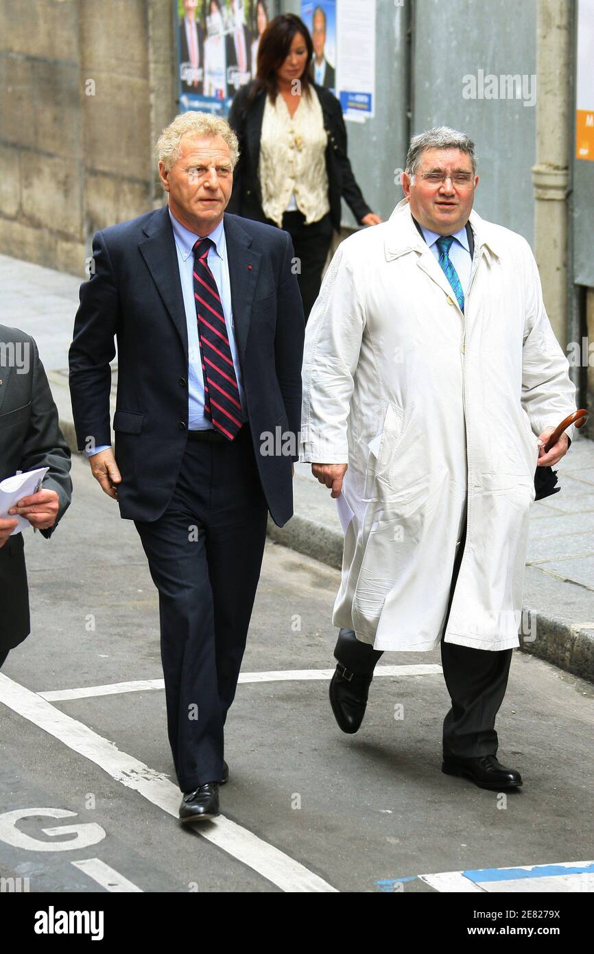 Robert Namias (L) and Claude Allegre (R) arrive at the funeral mass for French actor Jean-Claude Brialy held at 'Saint-Louis en l'Ile' church in Paris, France on June 4, 2007. Photo by ABACAPRESS.COM Stock Photo