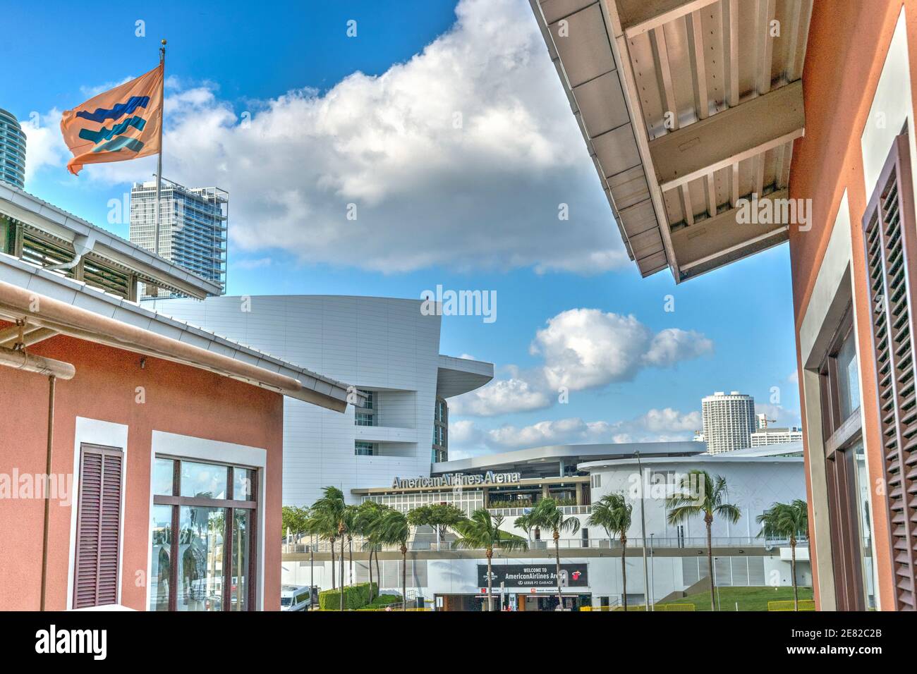 The American Airlines Arena seen from the Bayfront Marketplace Marina located on Biscayne Bay in Miami, Florida. Stock Photo