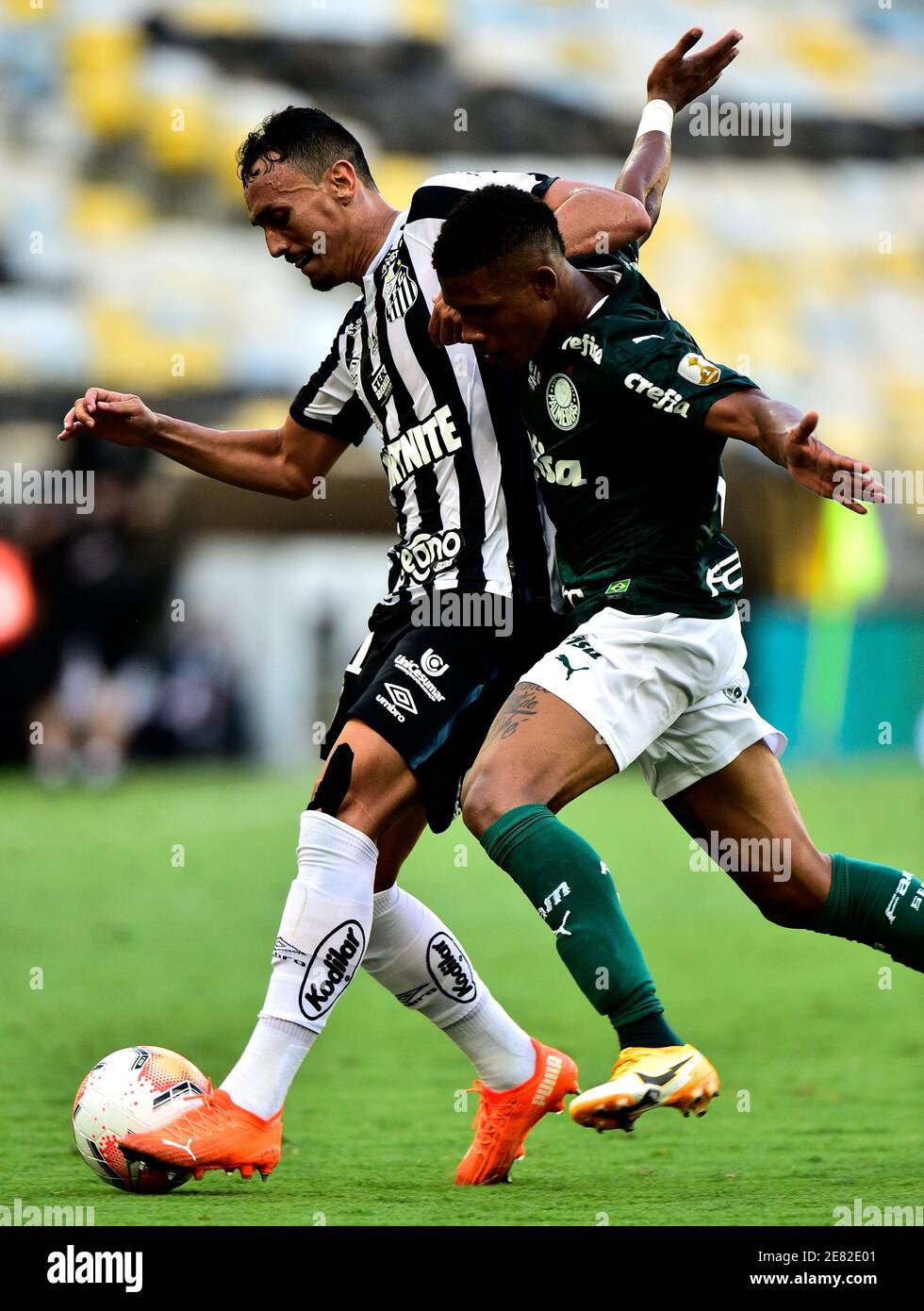 Copa libertadores ball hi-res stock photography and images - Page 2 - Alamy