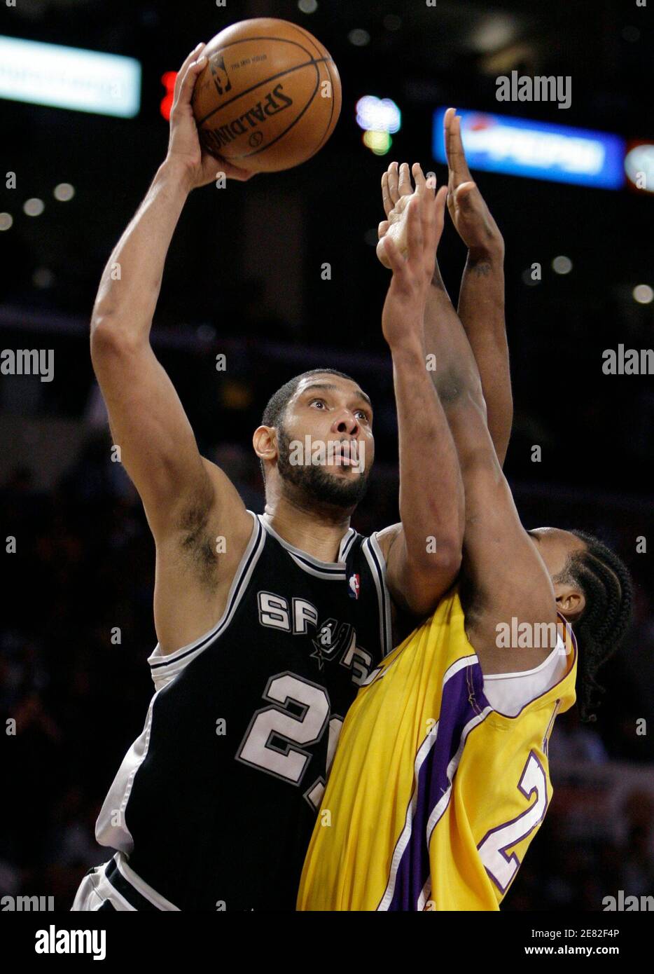 San antonio spurs tim duncan hi-res stock photography and images - Page 2 -  Alamy