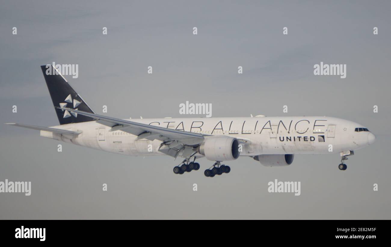 NG Models United Airlines 777-200ER 