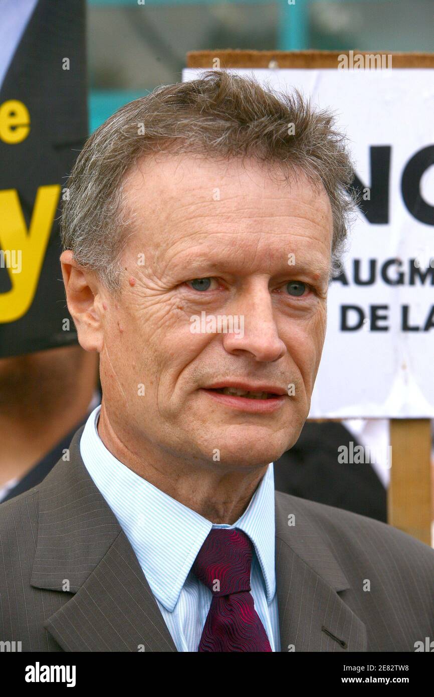 Jean-Pierre Blazy, incumbent of the 9th district of Val d'Oise, during a  campaign visit ahead of the second round of French parliamentary elections  next in Gonesse, France on June 15, 2007. Photo