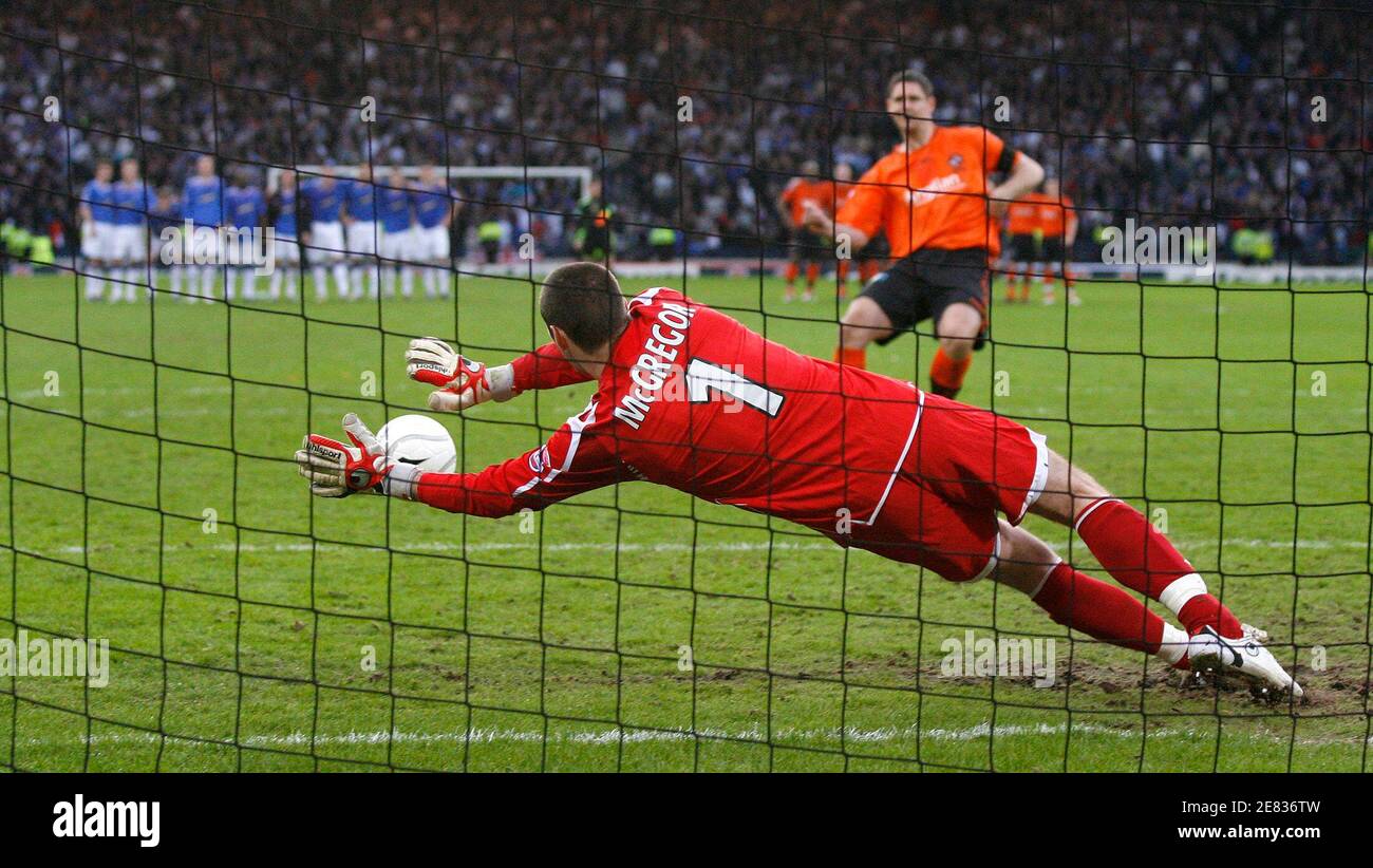 allan-mcgregor-rangers-goalkeeper-hi-res-stock-photography-and-images