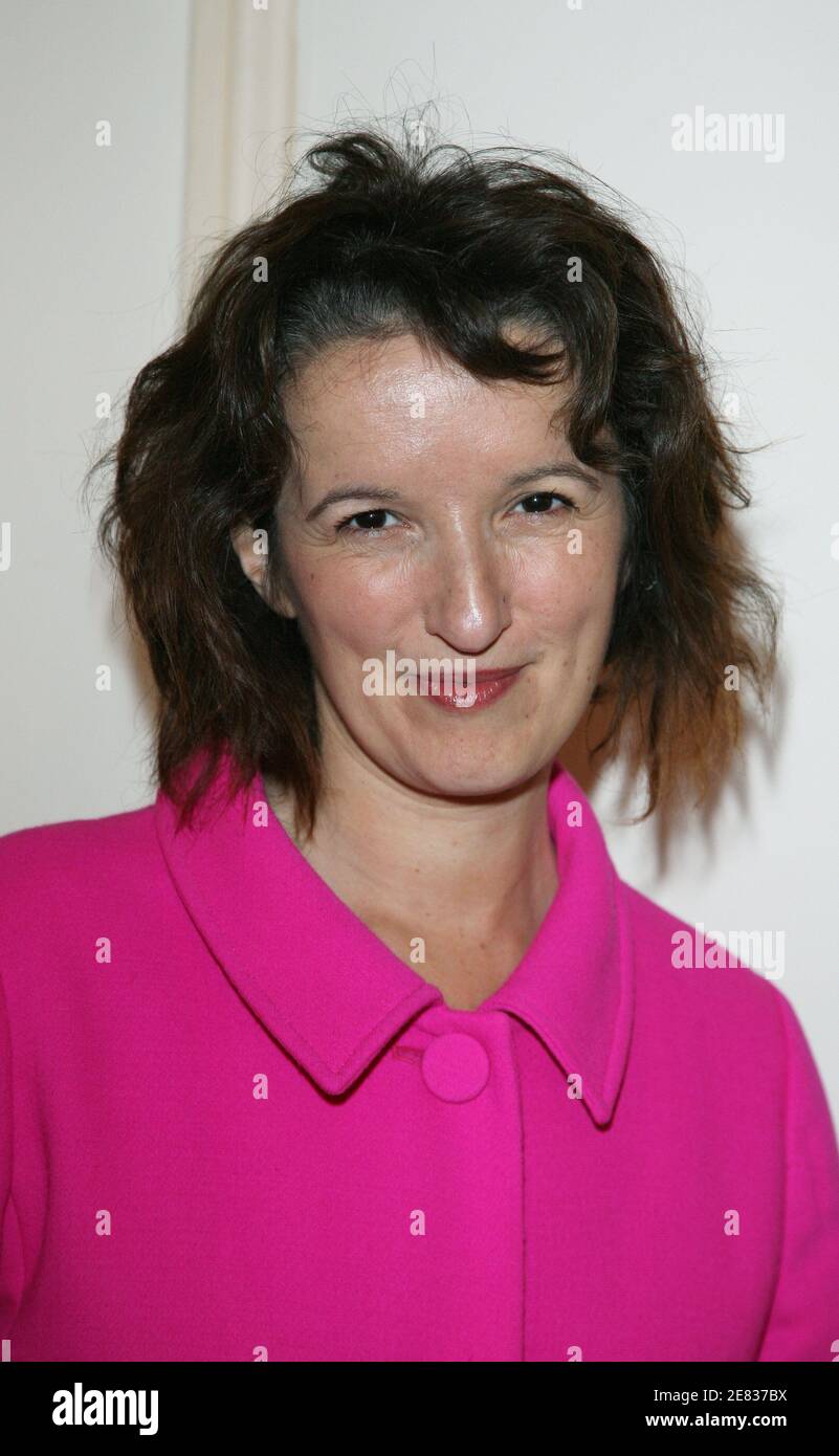 Anne Roumanoff poses for pictures during the press conference announcing next theatre season programmation in Paris, France, on June 26, 2007. Photo by Denis Guignebourg/ABACAPRESS.COM Stock Photo