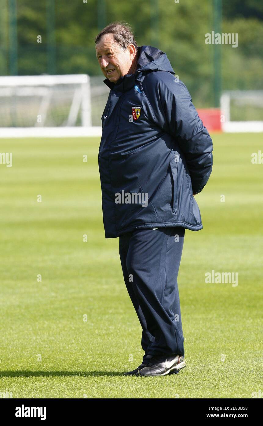 Lens' coach Guy Roux during a training session in Lens, France on June ...