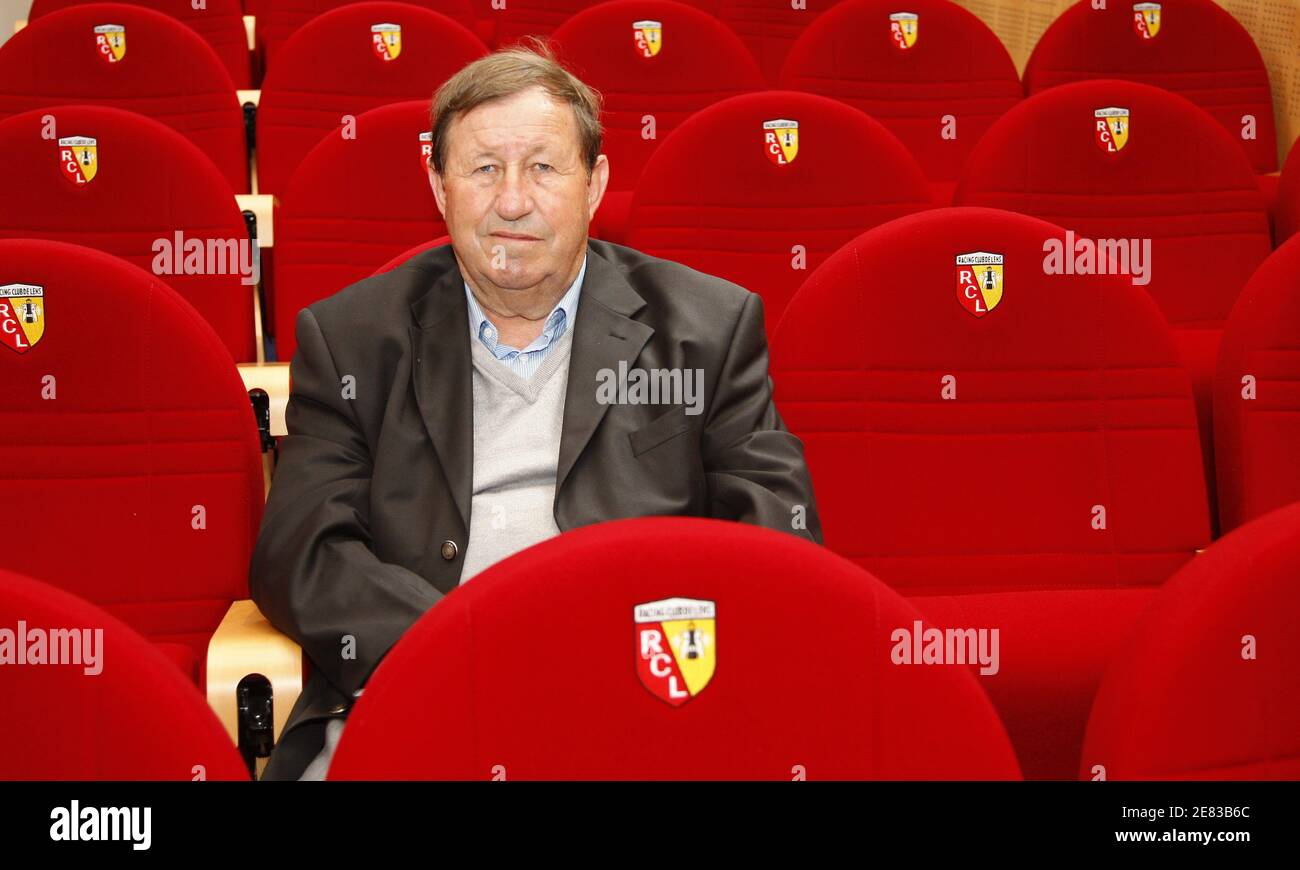 Lens' coach Guy Roux during a training session in Lens, France on June ...