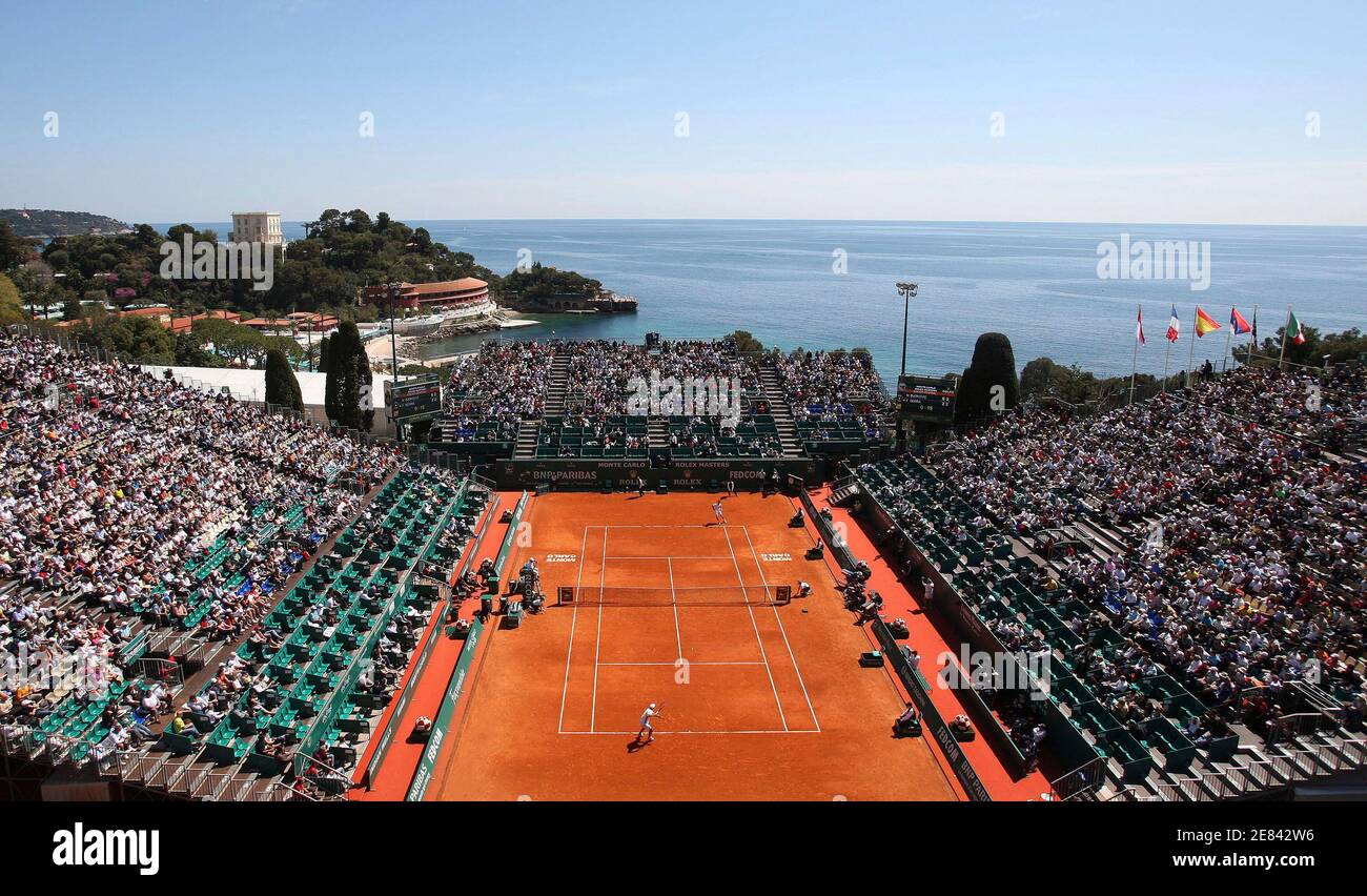 General view of the central court during the match between Serbia's Novak  Djokovic and France's Florent Serra at the Monte Carlo Masters tennis  tournament in Monaco April 14, 2010. REUTERS/Regis Duvignau (MONACO -