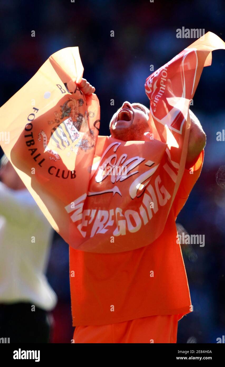 Blackpool's Billy Clarke celebrates after their English Championship play-off final soccer match victory over Cardiff City at Wembley Stadium in London May 22, 2010. REUTERS/Eddie Keogh  (BRITAIN-Tags: - Tags: SPORT SOCCER) Stock Photo