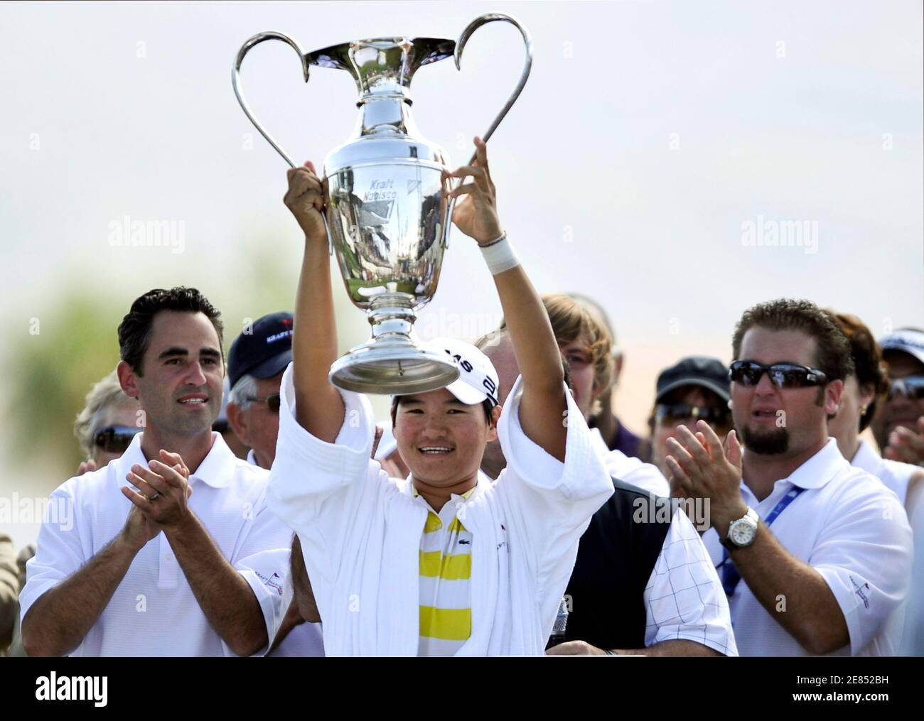 Yani Tseng of Taiwan celebrates winning the LPGA's Kraft Nabisco Championship golf tournament in Rancho Mirage, California, April 4, 2010.  REUTERS/Gus Ruelas (UNITED STATES - Tags: SPORT GOLF) Stock Photo