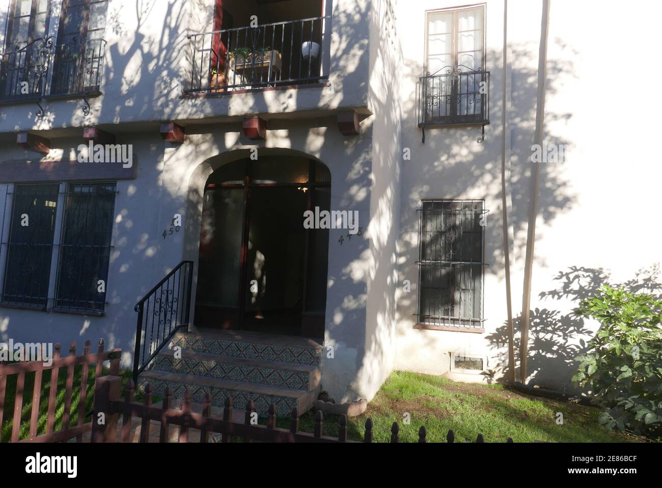 Los Angeles, California, USA 30th January 2021 A general view of atmosphere of Musician/singer Kurt Cobain of Nirvana and singer Courtney Love of Hole former Apartment in 1991/1992 at 448 N. Spaulding Avenue in Los Angeles, California, USA. They lived here when Courtney was pregnant with Frances Bean Cobain. Photo by Barry King/Alamy Stock Photo Stock Photo