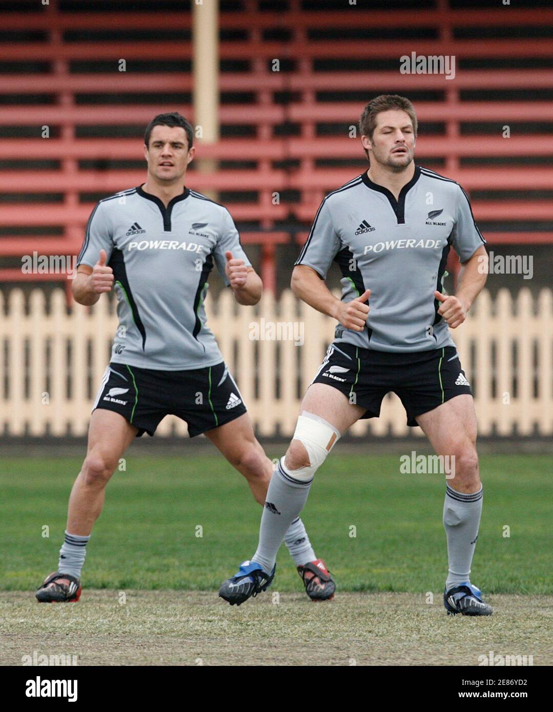 Blacks Dan Carter Richie Mccaw High Resolution Stock Photography And Images Alamy