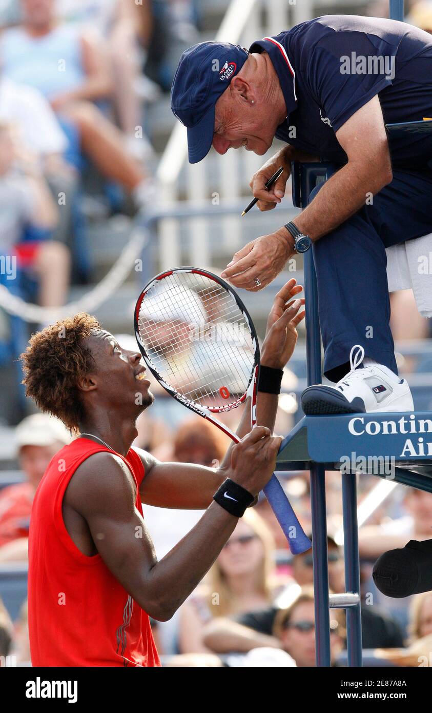 Gael Monfils Of France Talks To The Chair Umpire During His Match With David Nalbandian Of Argentina At The U S Open Tennis Tournament At Flushing Meadows In New York August 30 2008
