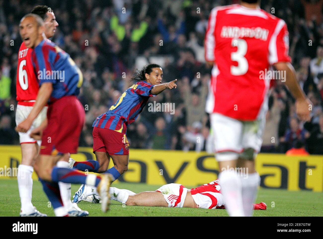 Barcelona S Ronaldinho 3nd L Celebrates His Goal Against Benfica During Their Champions League Quarter Final Second Leg Soccer Match In Barcelona April 5 2006 Reuters Nacho Doce Stock Photo Alamy