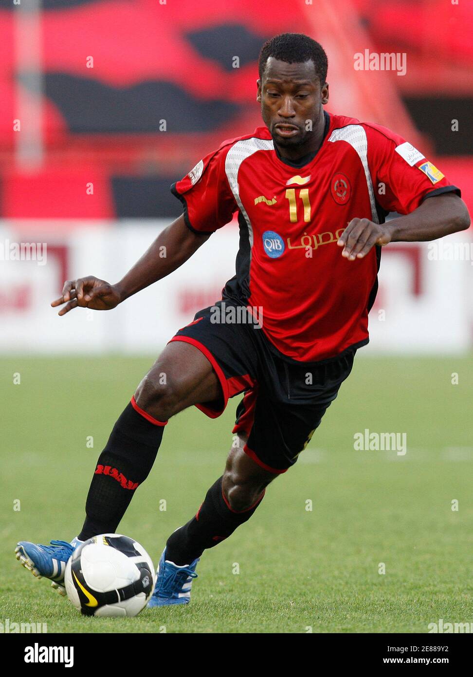 Al Rayyan S Amara Salim Diane Controls The Ball Against Qatar During Their Qatar Stars League Soccer Match In Doha February 21 09 Reuters Fadi Al Assaad Qatar Stock Photo Alamy