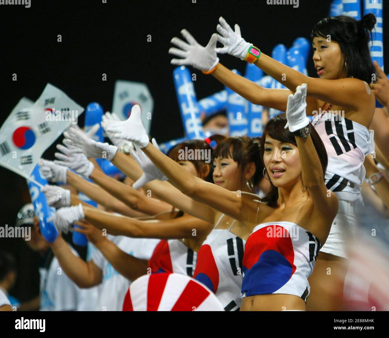 Korean baseball cheer hi-res stock photography and images - Alamy