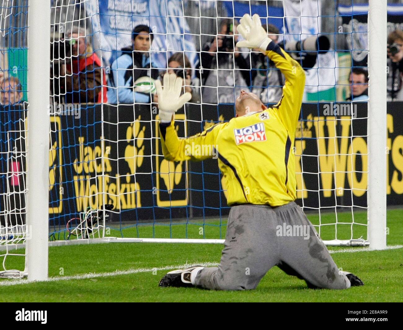 1860 Munich Goalkeeper High Resolution Stock Photography And Images Alamy