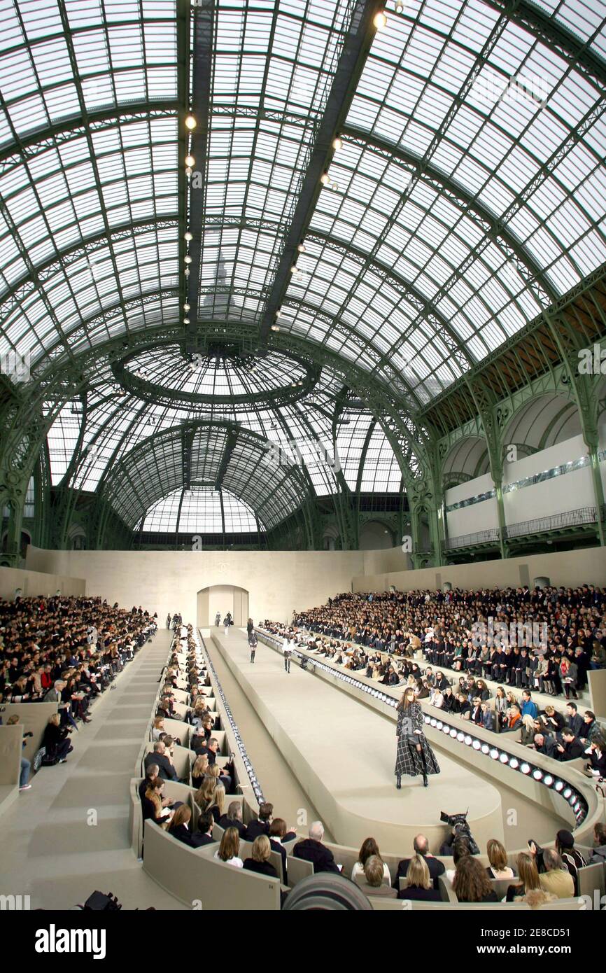 General shows the interior of the Grand Palais Fall/Winter 2006/2007 ready-to-wear's Chanel in Paris March 3, 2006 Stock Photo Alamy