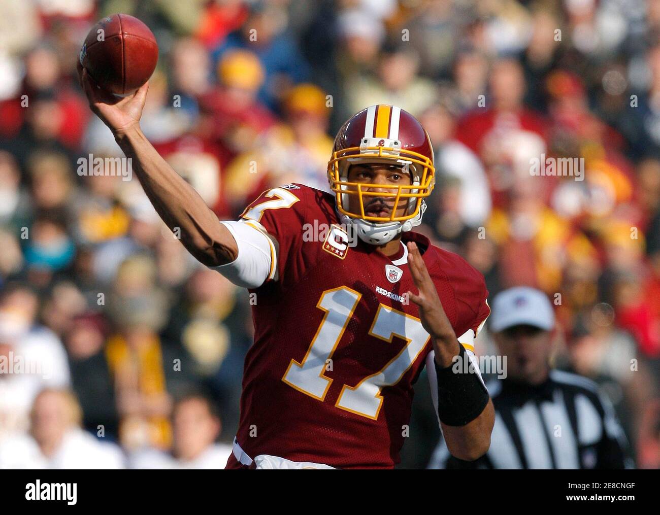 Washington Redskins quarterback Jason Campbell throws in the first half against the New Orleans Saints in their NFL football game in Landover December 6, 2009. REUTERS/Gary Cameron (UNITED STATES SPORT FOOTBALL) Stock Photo