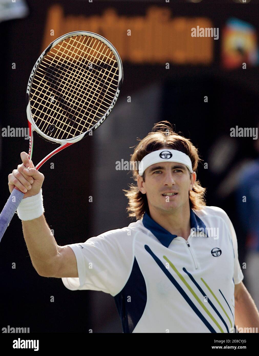 Spain's Tommy Robredo holds up his racquet during his match against  compatriot Ruben Ramirez Hidalgo at the Australian Open tennis tournament  in Melbourne January 15, 2007. REUTERS/Stuart Milligan (AUSTRALIA Stock  Photo - Alamy