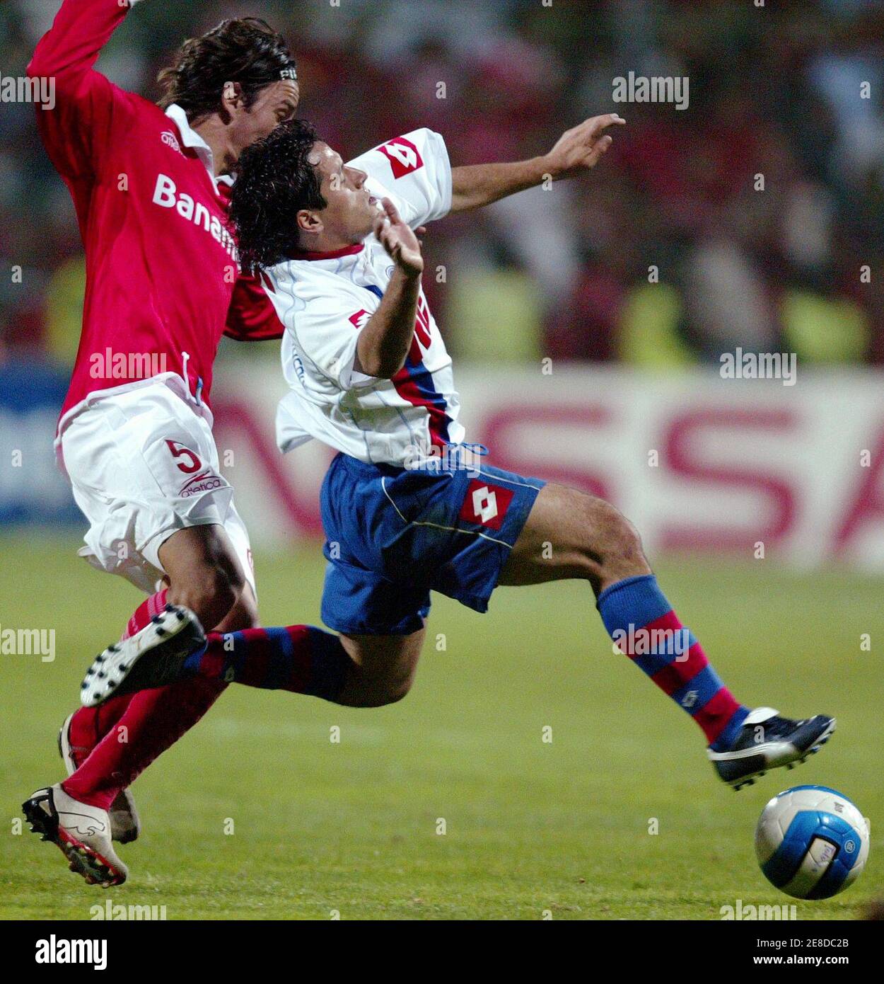 Soccer match ariel hi-res stock photography and images - Alamy