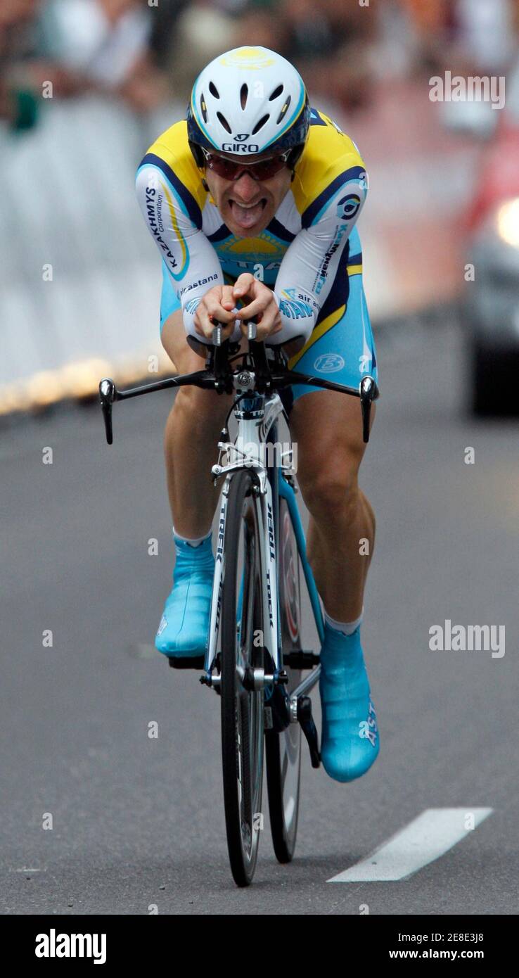 Levi Leipheimer of the U.S. rides to win the prologue of the Dauphine  cycling race in Avignon June 8, 2008. REUTERS/Jean-Paul Pelissier(FRANCE  Stock Photo - Alamy