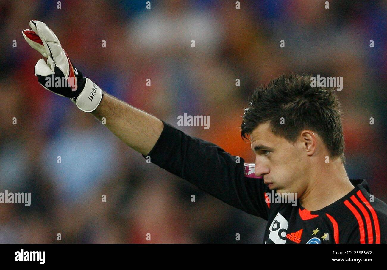 Page 2 Fc Basel Goalkeeper High Resolution Stock Photography And Images Alamy