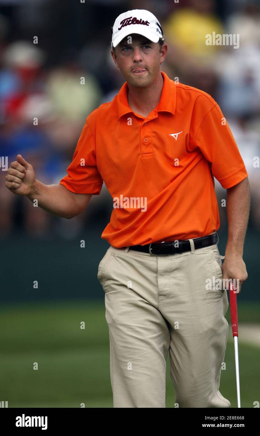 Bryce Molder of United States reacts to his birdie on the eighteenth green during the third round of the St. Jude Classic golf tournament at TPC Southwind in Memphis, Tennessee June 13, 2009.   REUTERS/Nikki Boertman    (UNITED STATES SPORT GOLF) Stock Photo