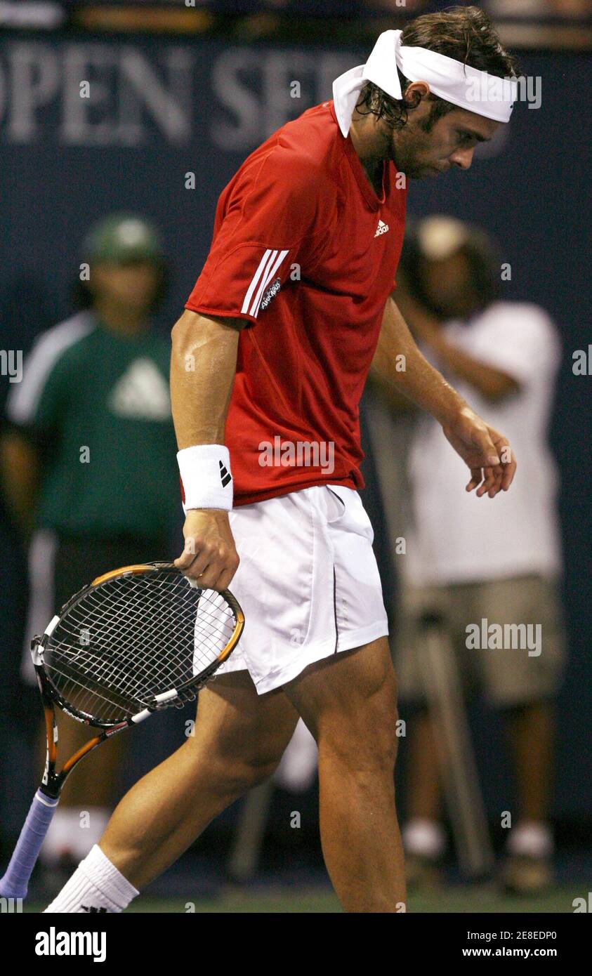 2006 tennis racket hires stock photography and images Alamy