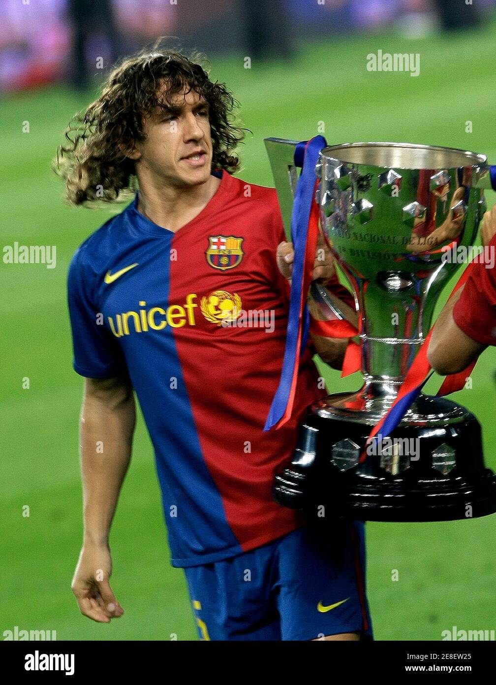 nou-camp-carles-puyol-high-resolution-stock-photography-and-images-alamy