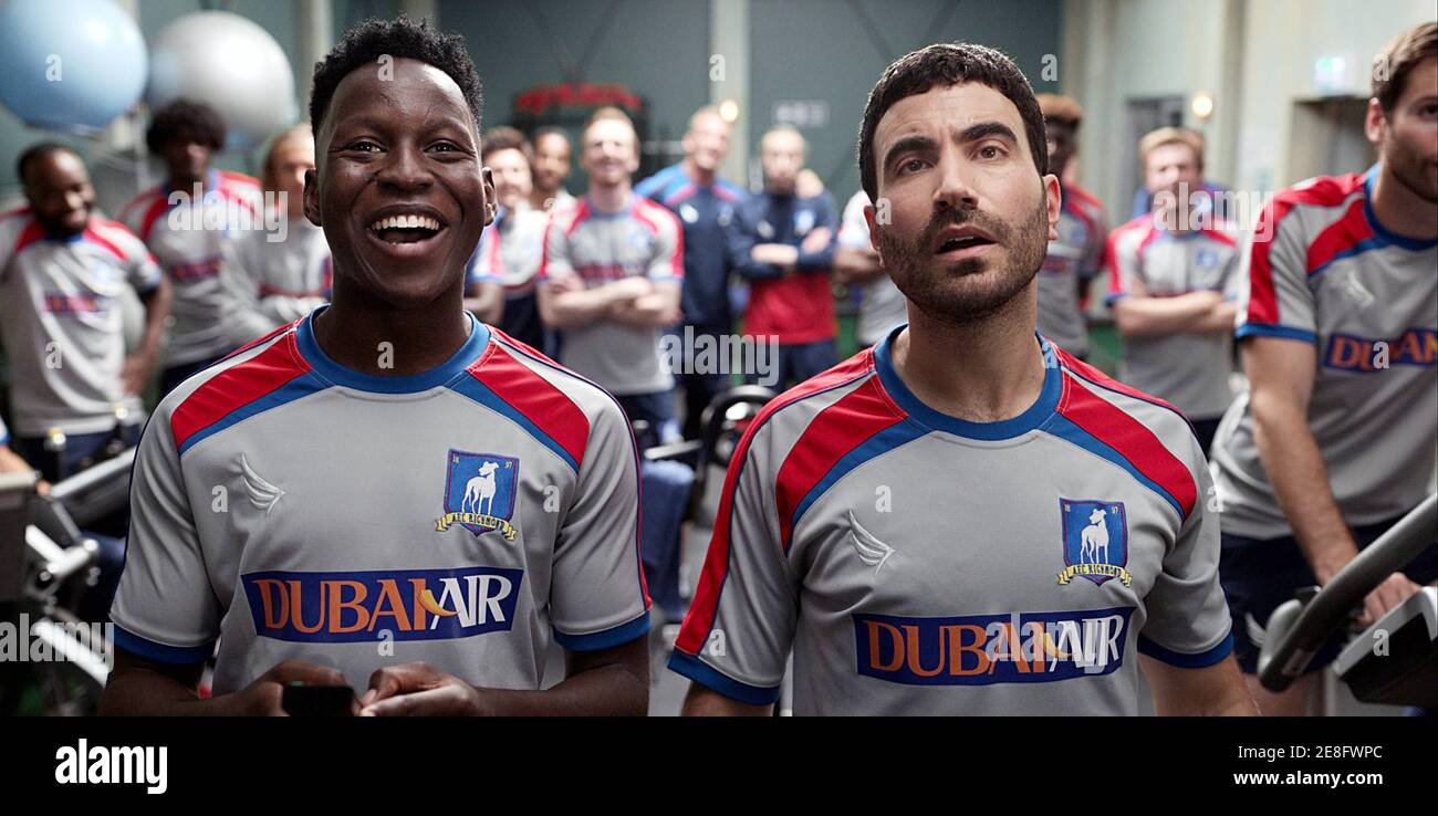BRETT GOLDSTEIN and TOHEEB JIMOH in TED LASSO (2020), directed by ZACH BRAFF. Credit: UNIVERSAL TELEVISION / Album Stock Photo