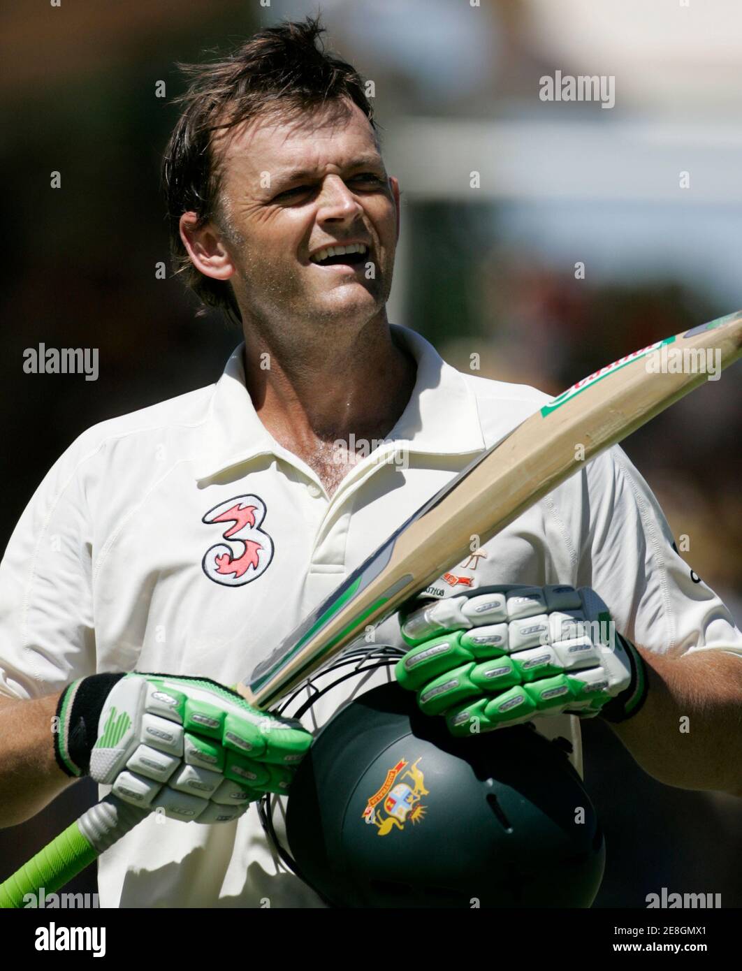 Australia's Adam Gilchrist returns to the pavilion after being dismissed against India during the fourth day of their fourth and final test cricket match at the Adelaide Oval January 27, 2008. Gilchrist announced January 26, 2008 he would retire from the game at the end of this season's international fixtures. REUTERS/Will Burgess   (AUSTRALIA) Stock Photo