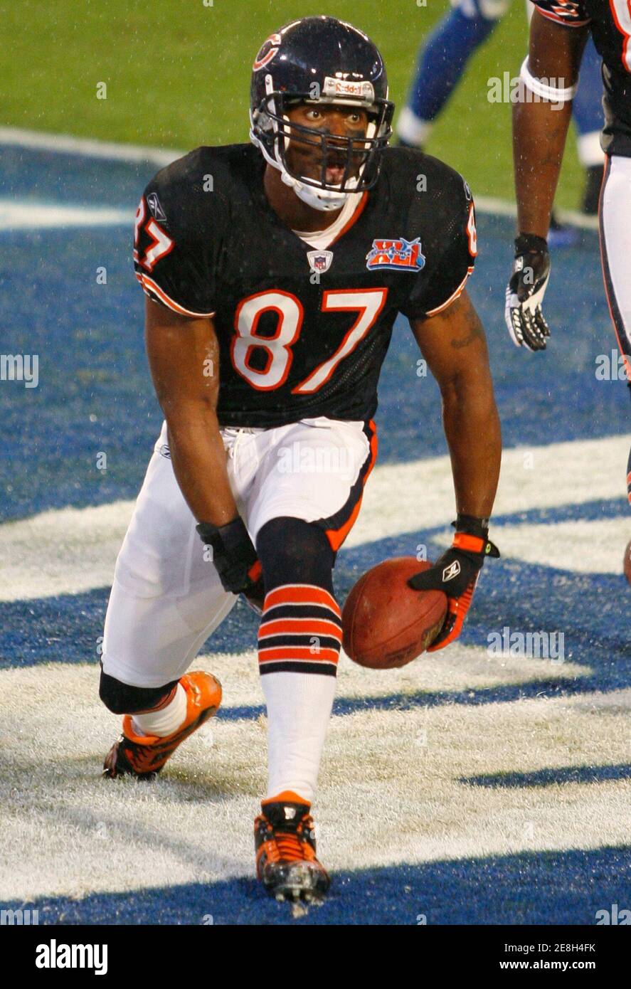 Chicago Bears Muhsin Muhammad celebrates scoring a touchdown on a pass from quarterback Rex Grossman against the Indianapolis Colts in the first quarter of the NFL's Super Bowl XLI football game in Miami, Florida February 4, 2007.     REUTERS/Gary Cameron (UNITED STATES) Stock Photo