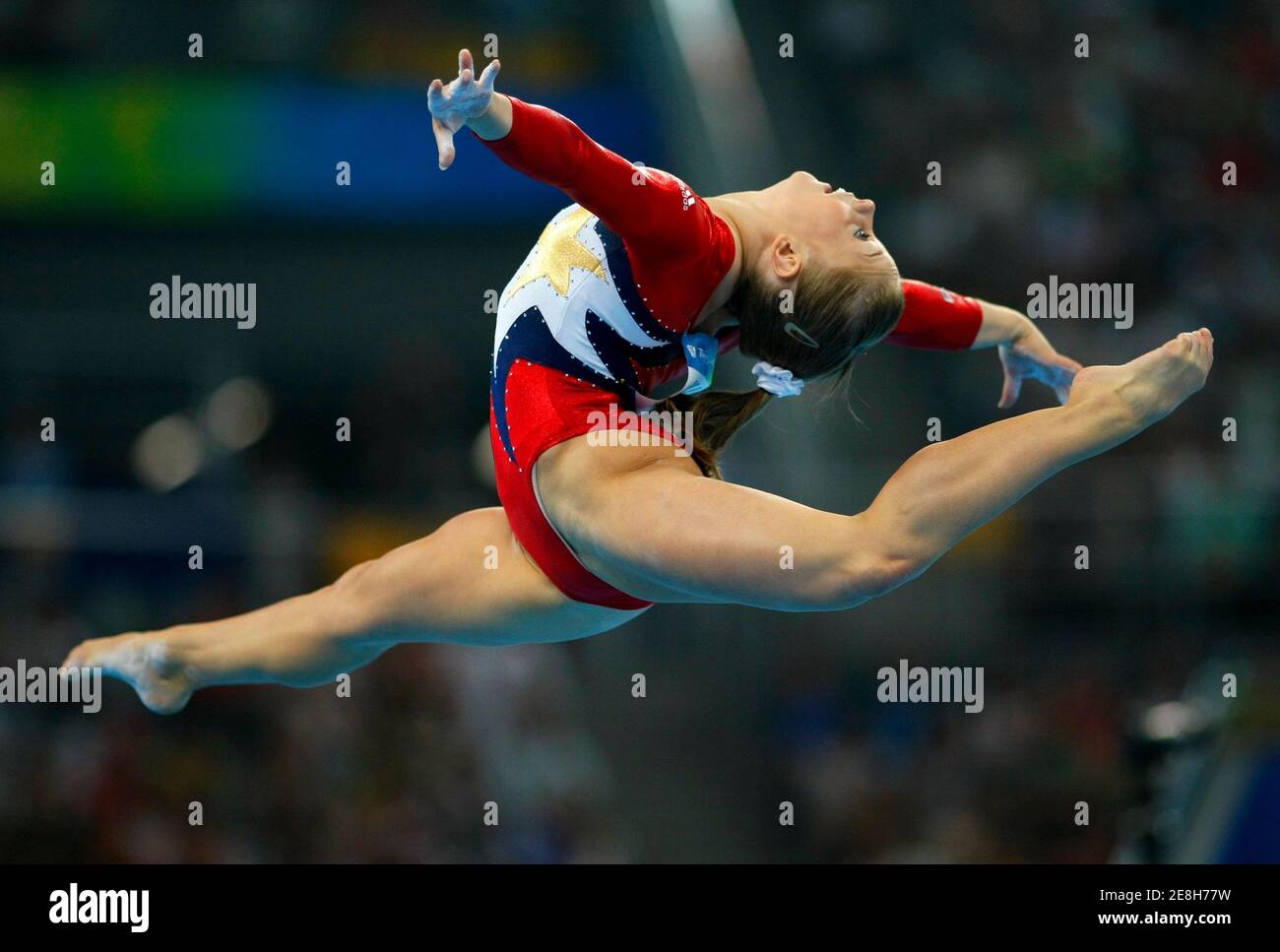 Shawn johnson olympics hires stock photography and images Alamy