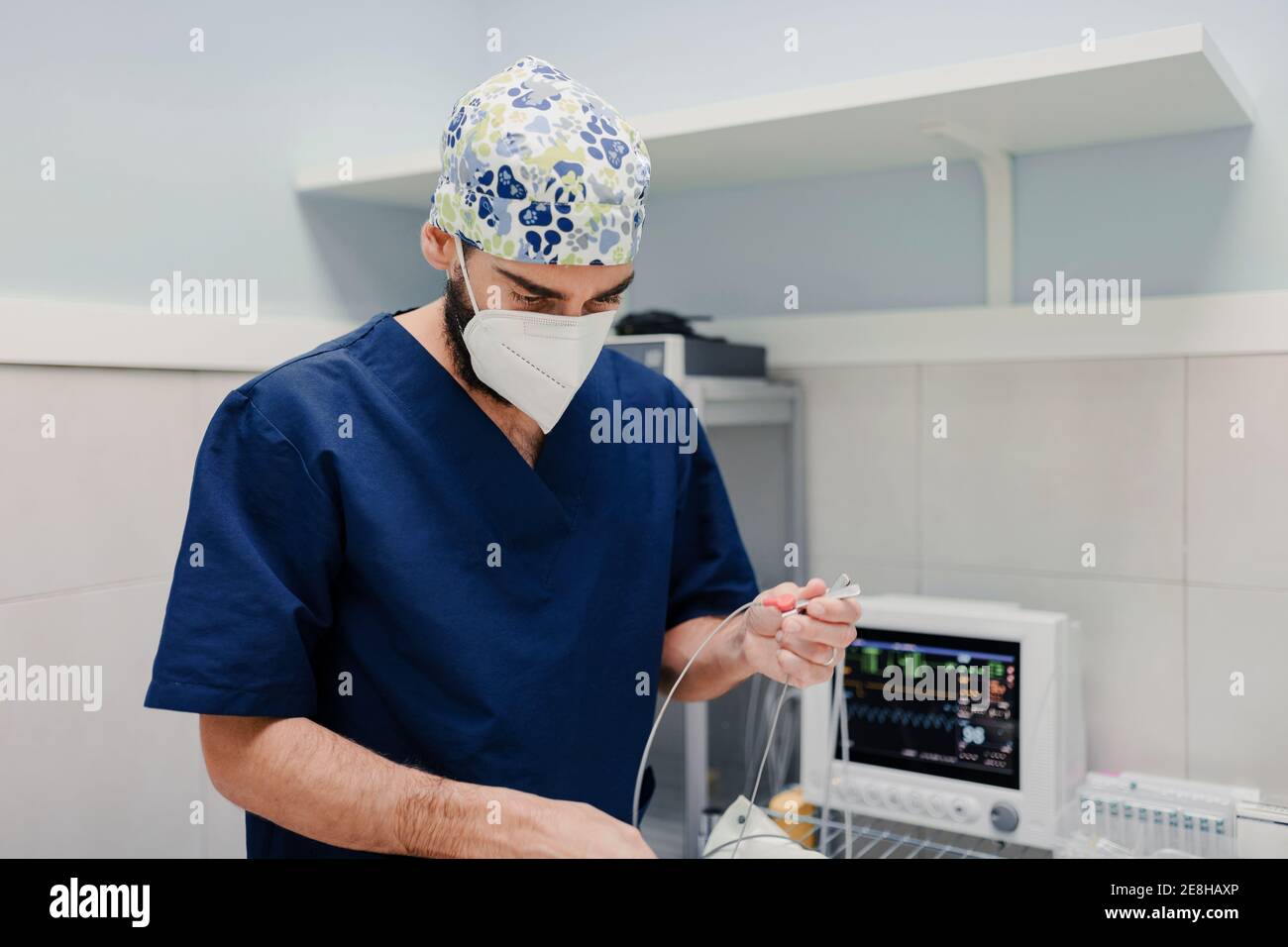 Ecg monitor in operation room hi-res stock photography and images - Alamy