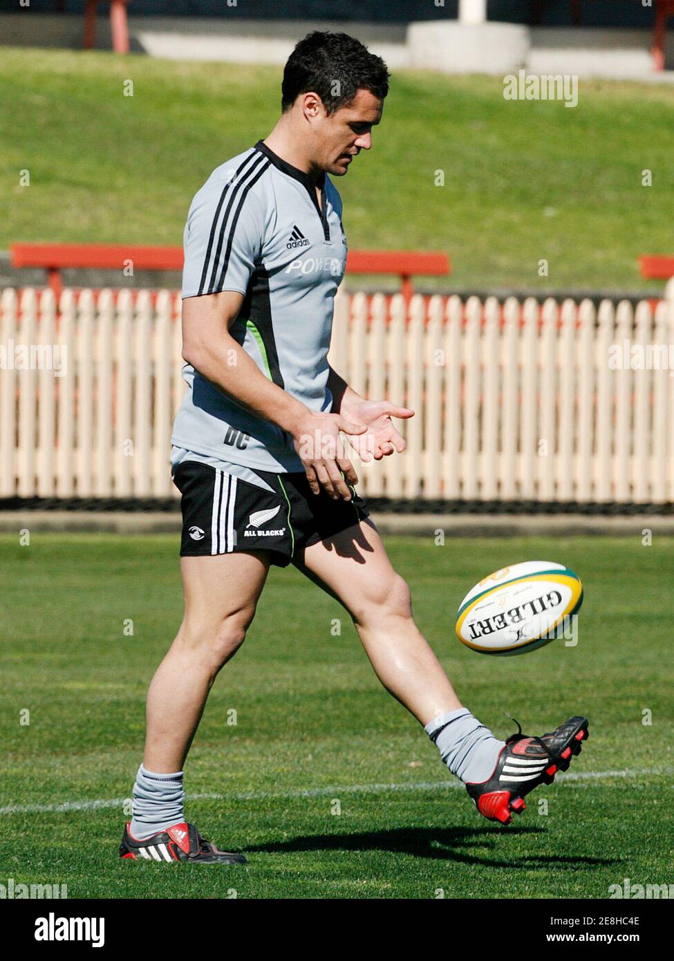 New Zealand All Blacks player Dan Carter kicks the ball during a training  session in Sydney August 18, 2009. New Zealand will face Australia on  August 22 in Sydney. REUTERS/Daniel Munoz (AUSTRALIA