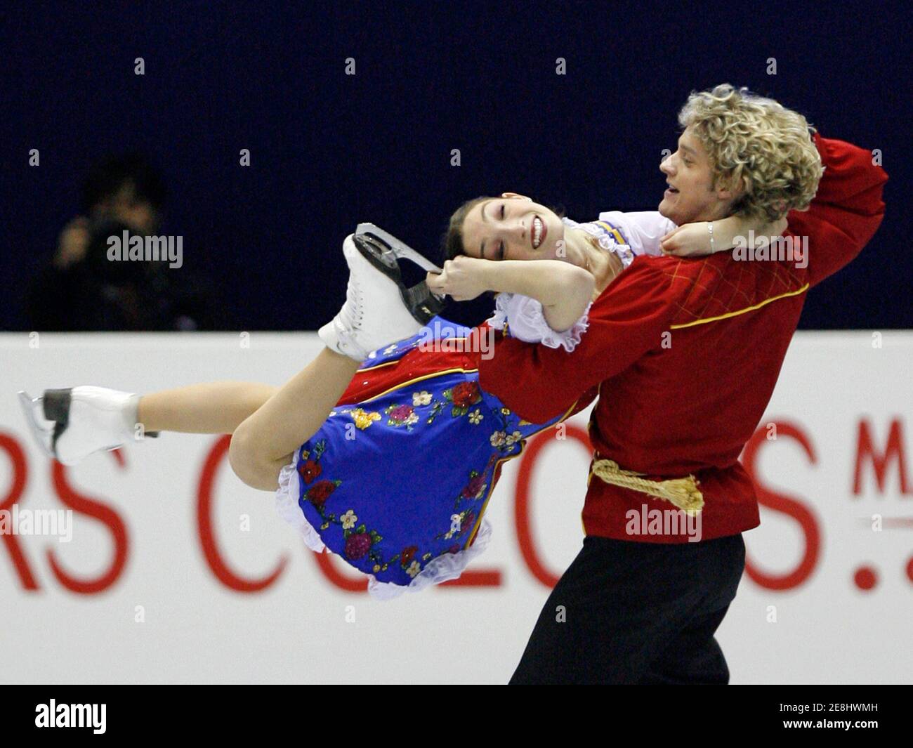 Meryl Davis (L) and Charlie White of the U.S. perform during their ice dancing original dance program at the ISU Four Continents Figure Skating Championships in Goyang, northwest of Seoul, February 14, 2008.  REUTERS/Jo Yong-Hak (SOUTH KOREA) Stock Photo