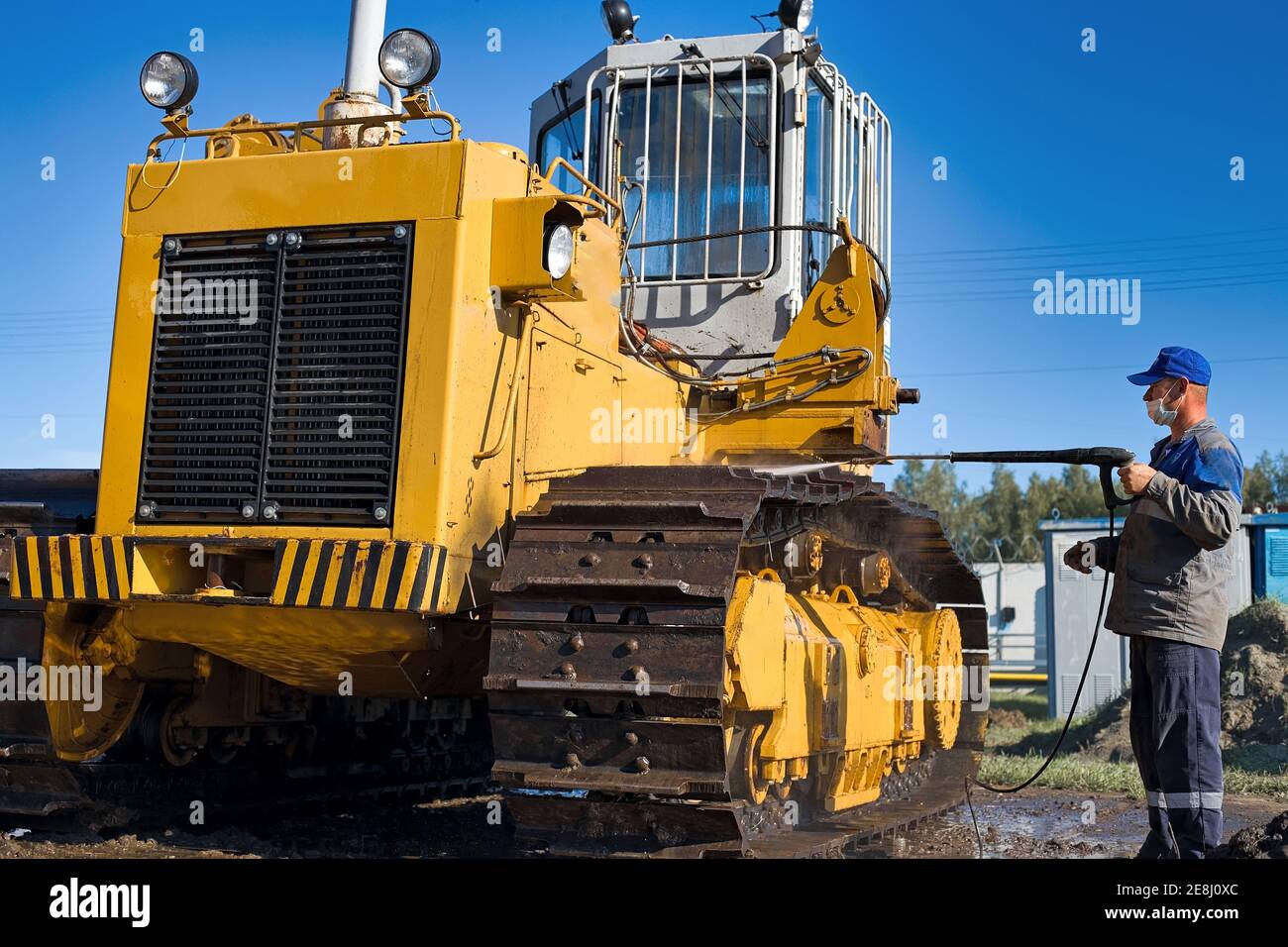 Washing tractor hires stock photography and images Alamy