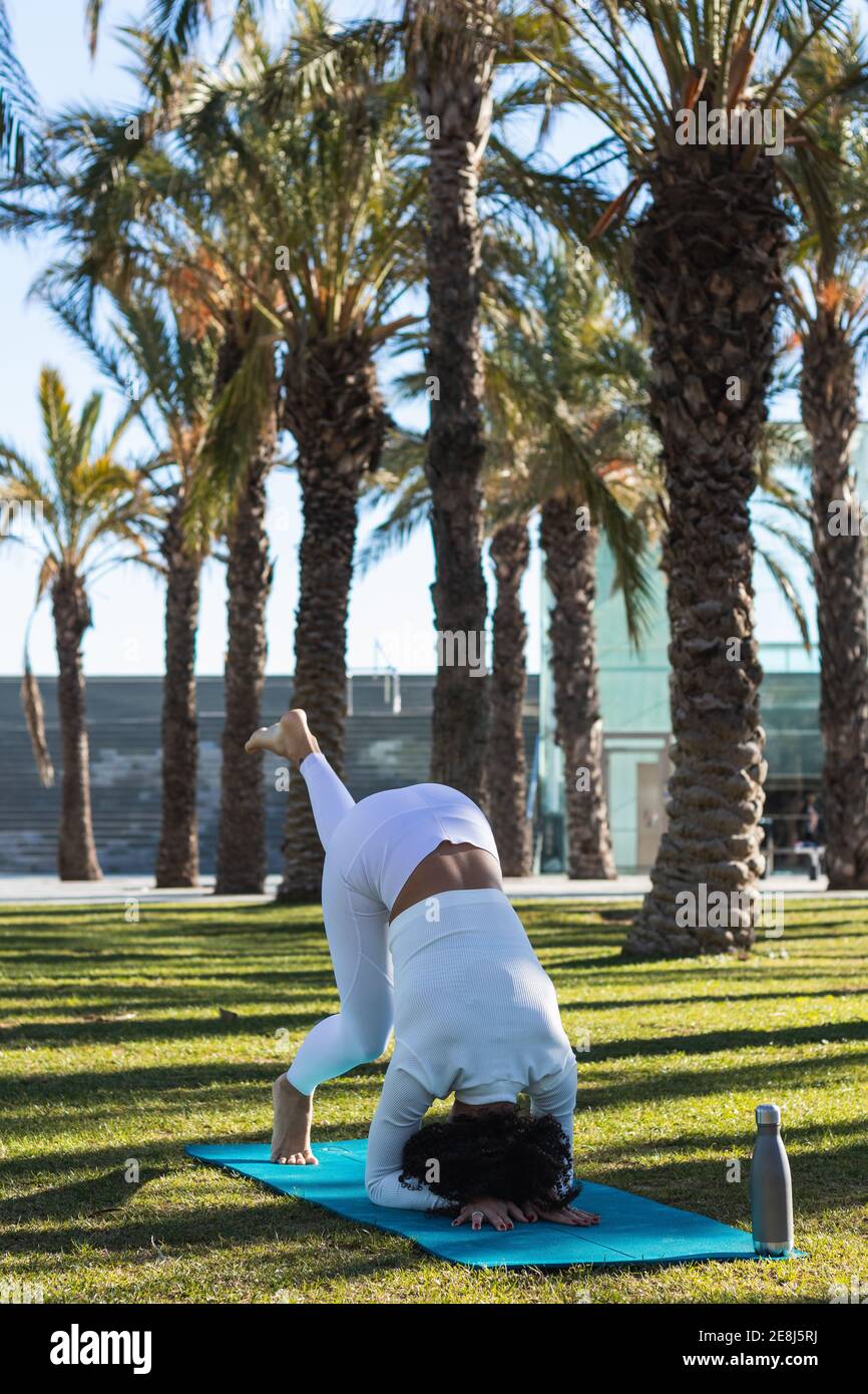 Headstand position hires stock photography and images Alamy