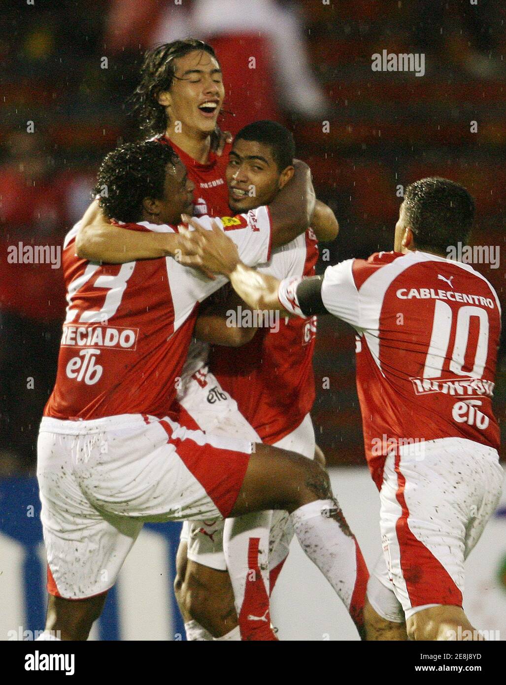 Colombian Santa Fe Soccer Team High Resolution Stock Photography And Images Alamy