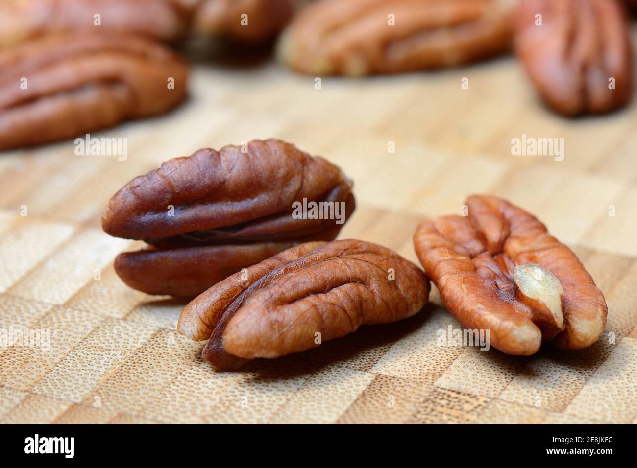 Pecan nuts ( Carya illinoinensis Stock Photo Alamy