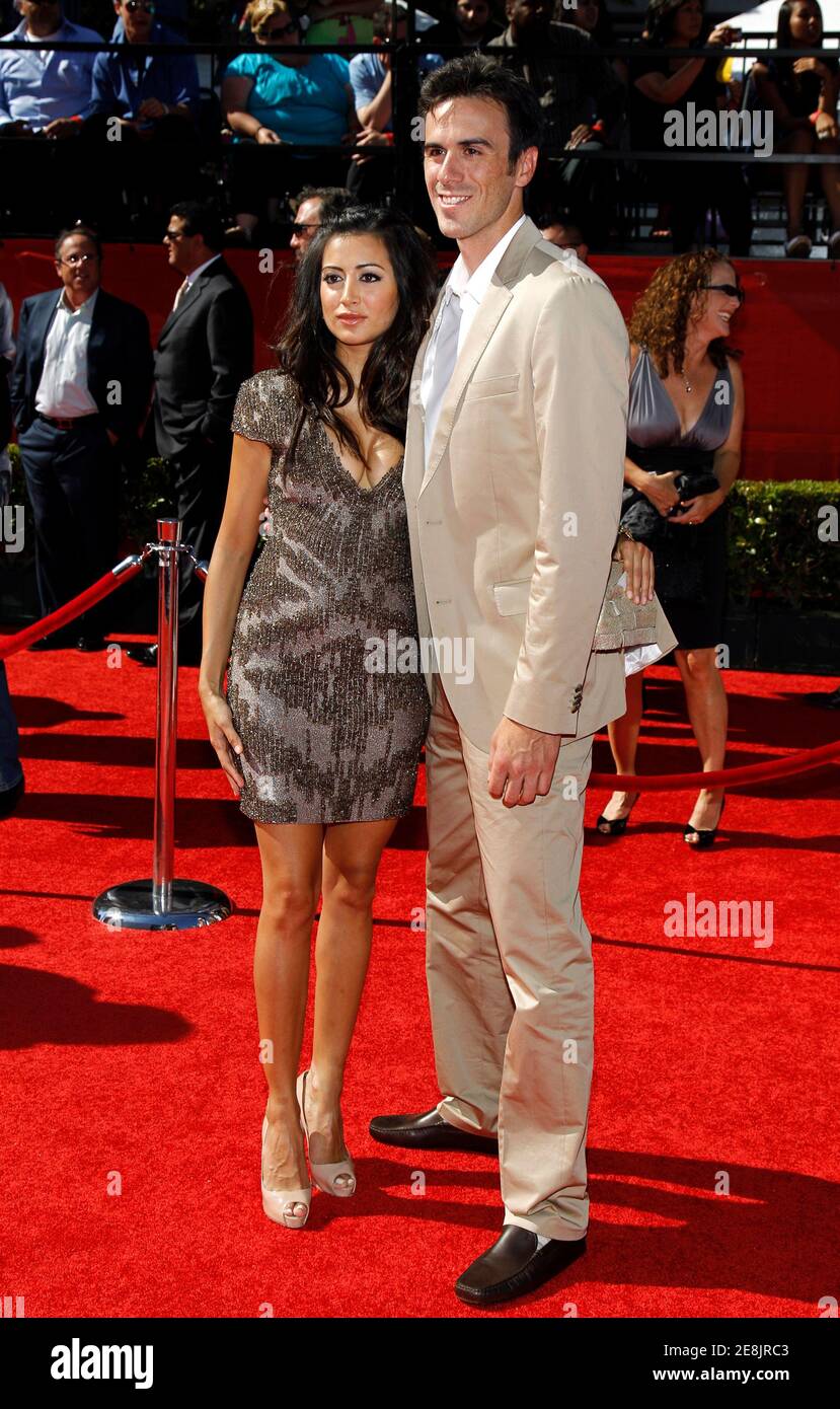 Noureen Dewulf Ryan Miller In High Resolution Stock Photography And Images Alamy