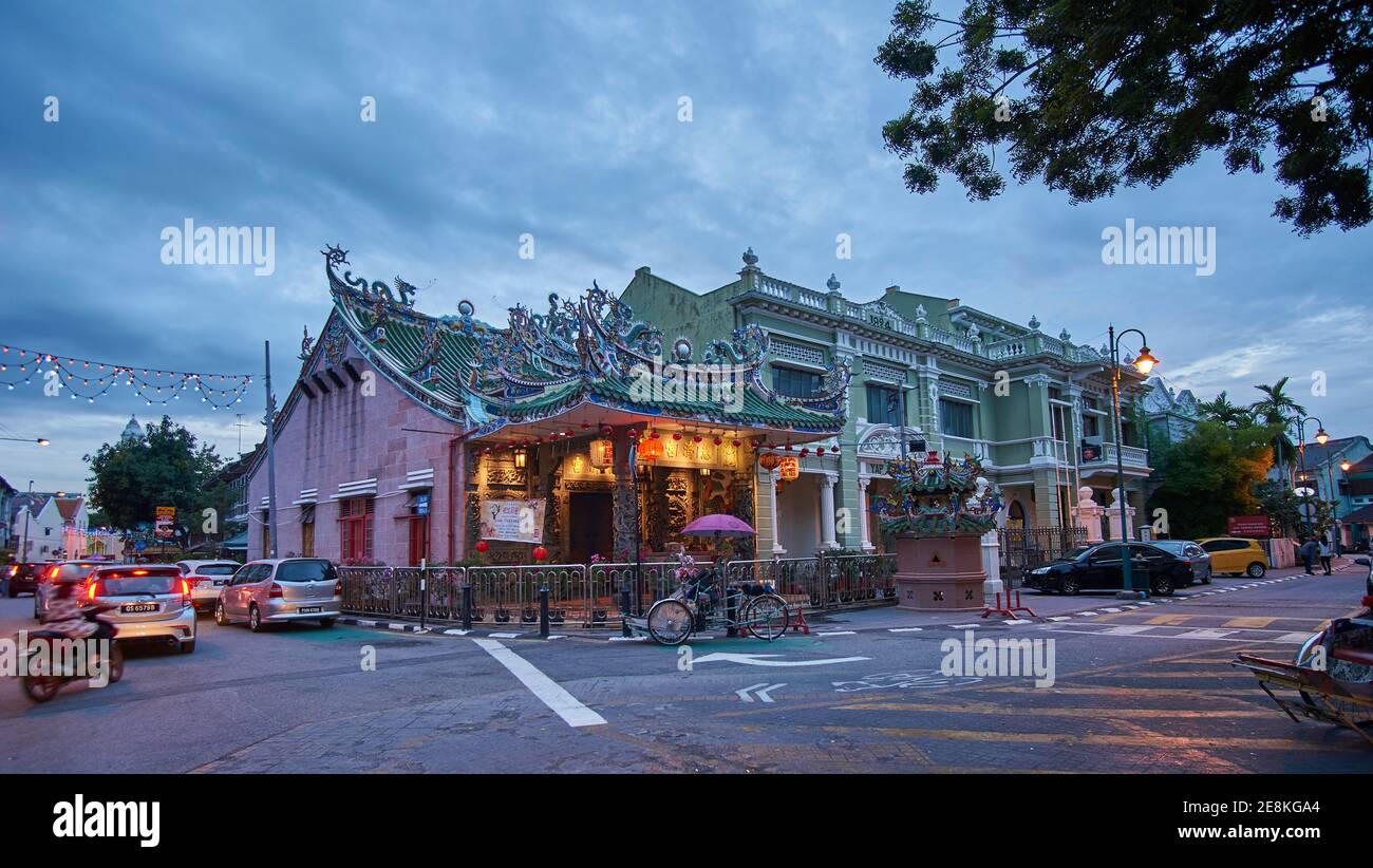Yap Kongis Tempel in der Dämmerung in Georgetown, Penang, Malaysia Stock Photo